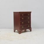 1424 6318 CHEST OF DRAWERS